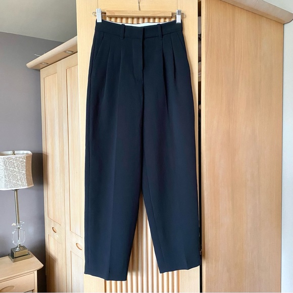 Aritzia Wilfred Carrot Pant black - Picture 3 of 13